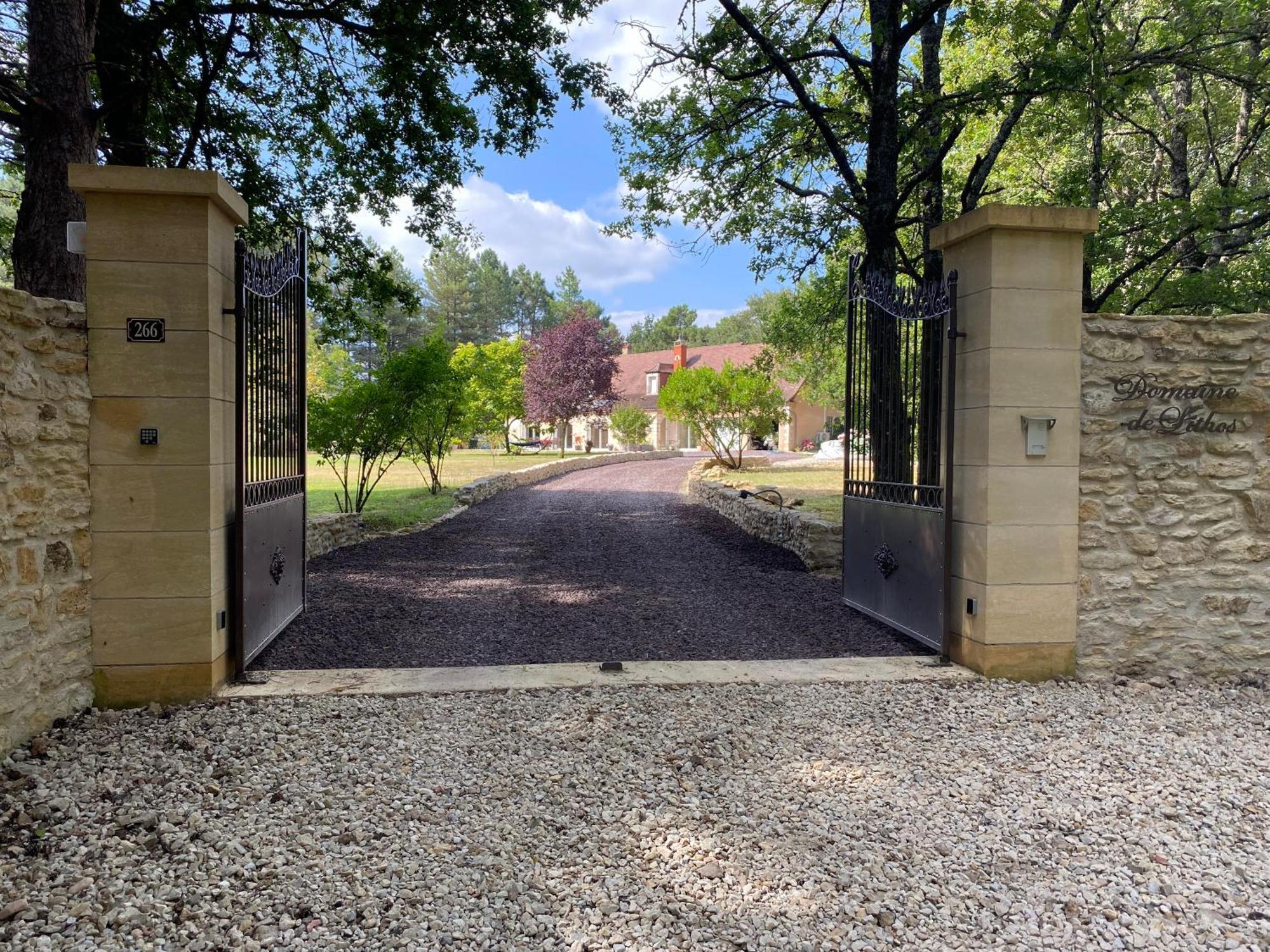 Bed and Breakfast Domaine De Lithos Fossemagne Esterno foto